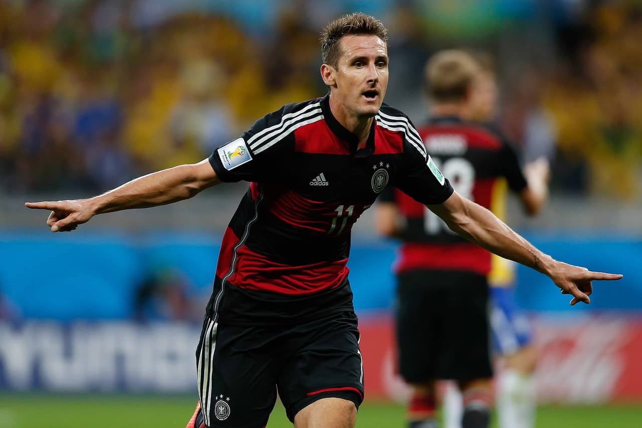 Miroslav Klose: compie gli anni l'uomo dei record 