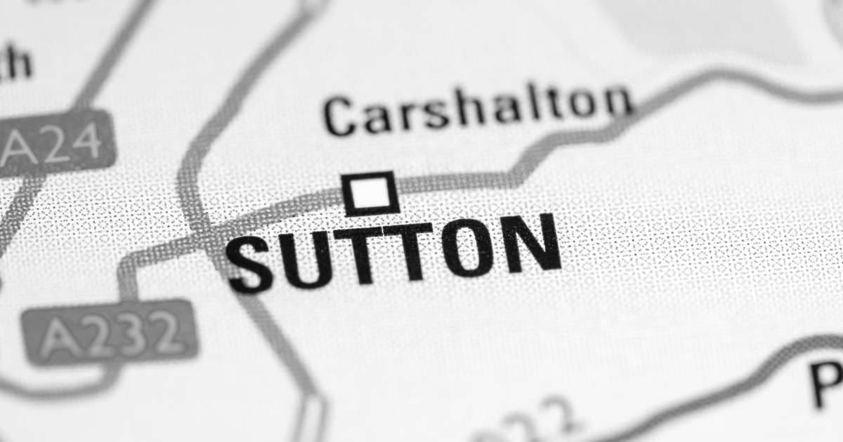 "Sutton... ma quale?": l'incredibile gaffe dell'assistente arbitro che sbaglia stadio di 225 km