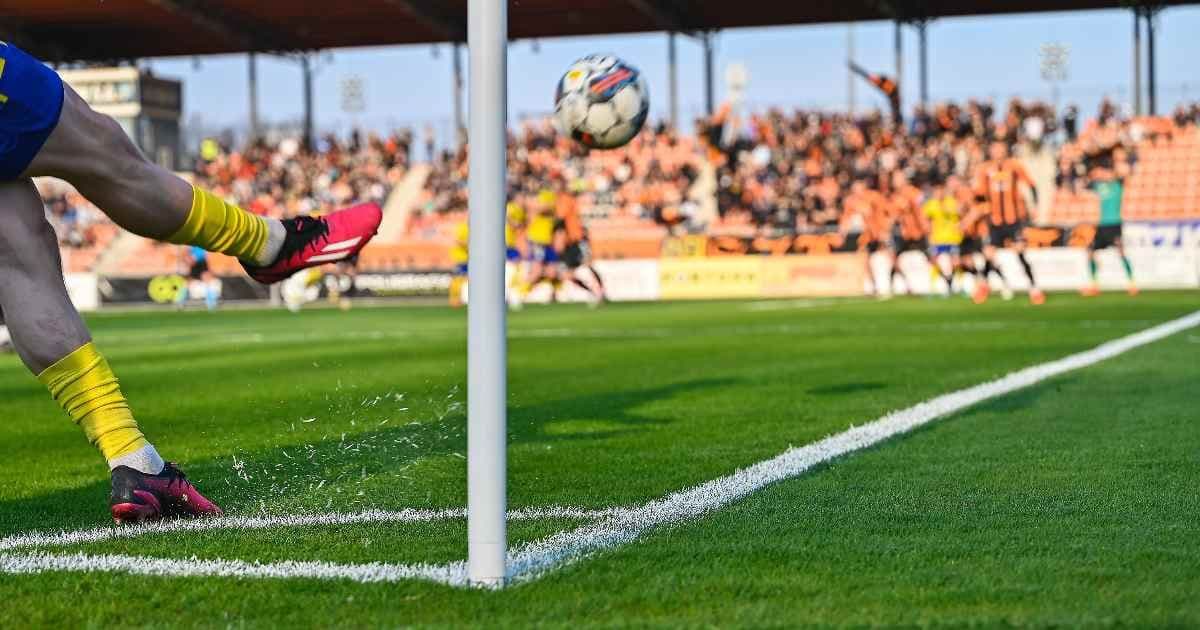 Premier League, l'era dei corner-rissa: perché i calci d'angolo sono "rotti" e come ripararli